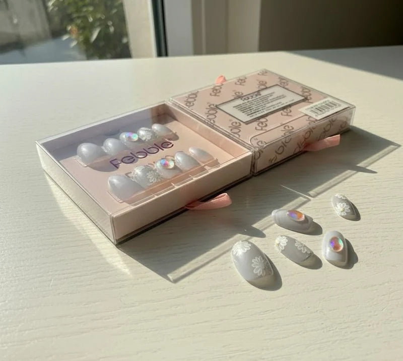 Pastel Grey Daisy Press-On Nails with Gem Accents – 10-Piece Set
