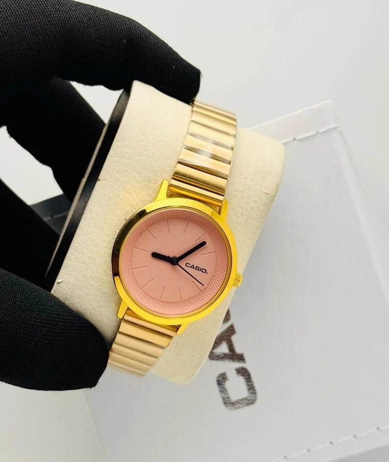 Minimalist Analog Watch with Gold-Tone Metal Strap