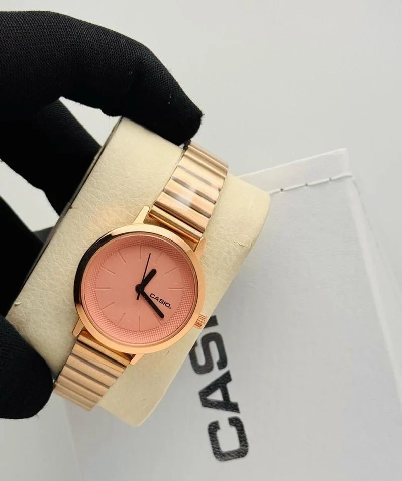 Minimalist Analog Watch with Gold-Tone Metal Strap